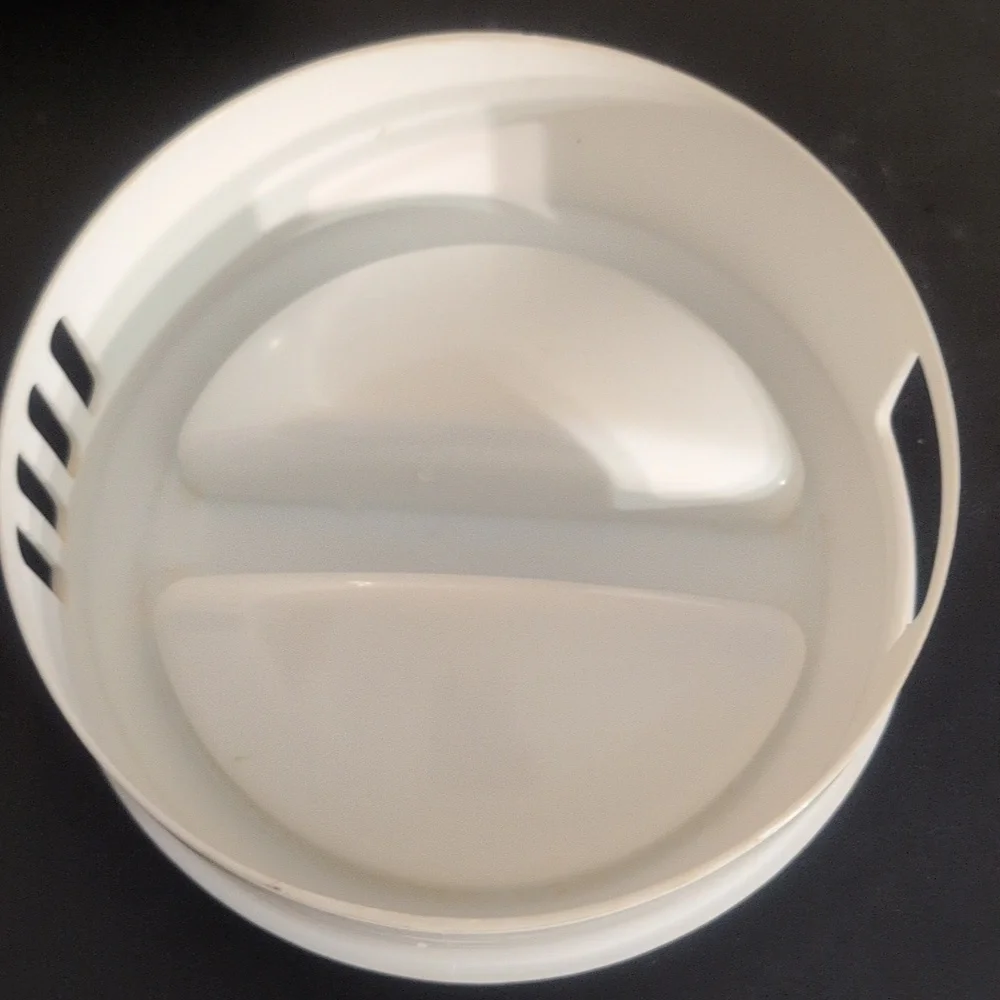 Vintage Rubbermaid 1 1/2 Quart Pitcher - Picture 11 of 11